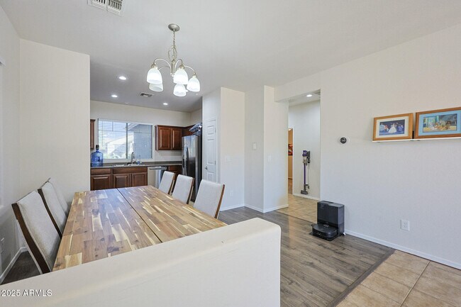 Building Photo - 1623 W Owens Way