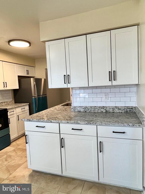 Building Photo - 7572 Belle Grae Dr