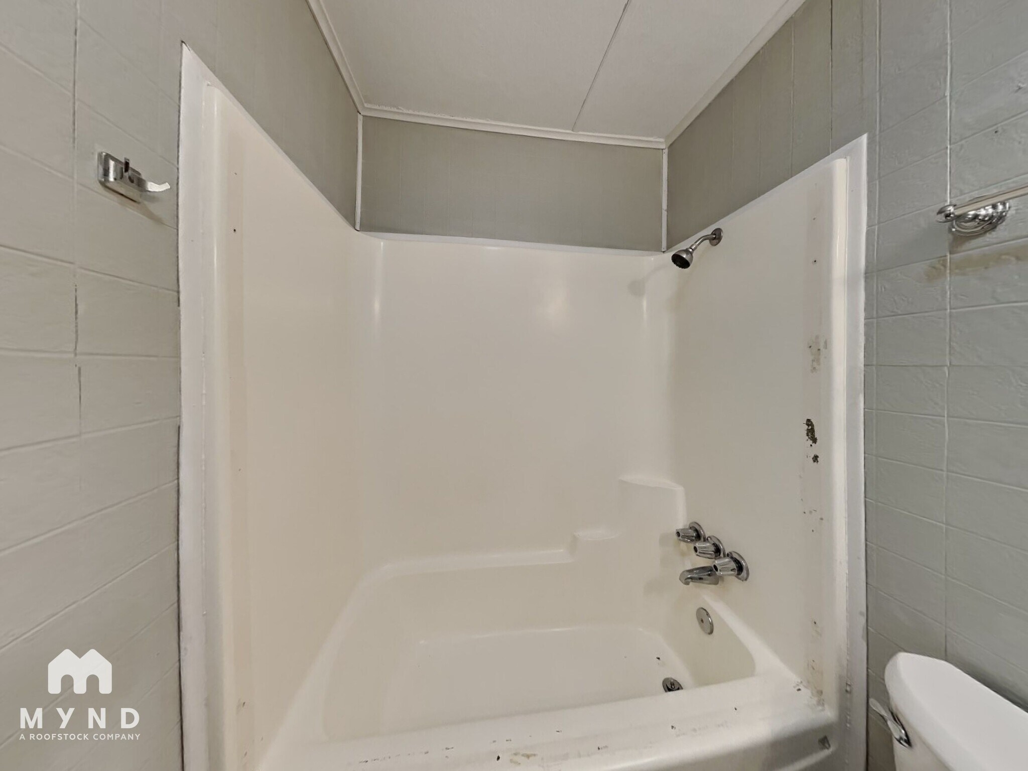 Building Photo - 2225 Lisa Ann Dr