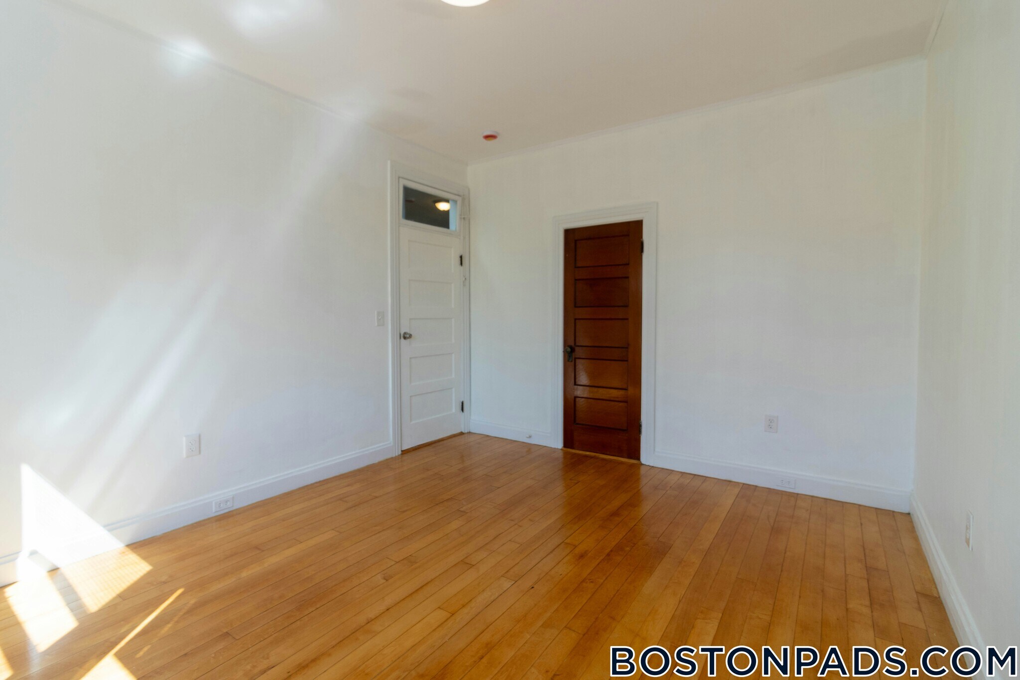 Building Photo - 24 Leamington Rd