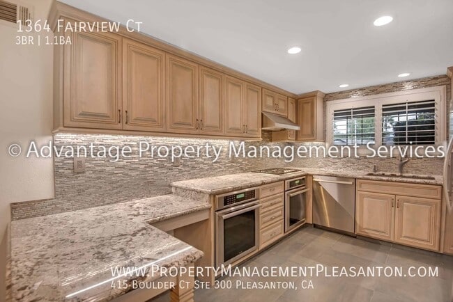 Building Photo - 1364 Fairview Ct