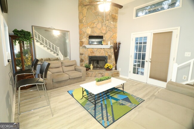 Building Photo - 933 Ohara Dr