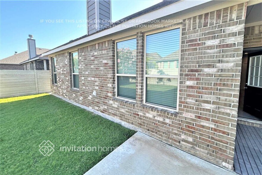 Building Photo - 1517 Bunting Dr