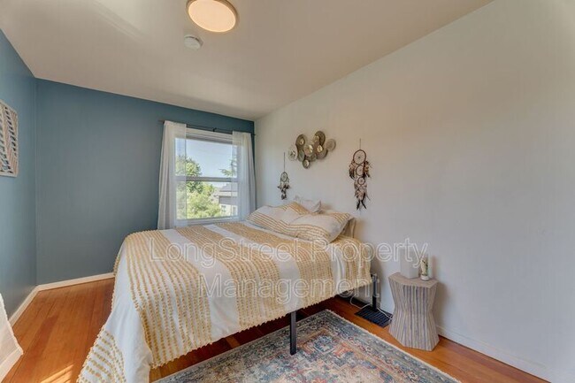 Building Photo - 5236 NE 18th Ave