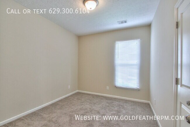 Building Photo - 126 Trenton Ln