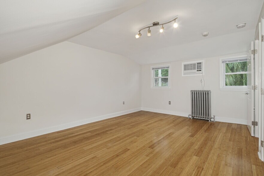 Third floor bedroom - 4161 Apple St