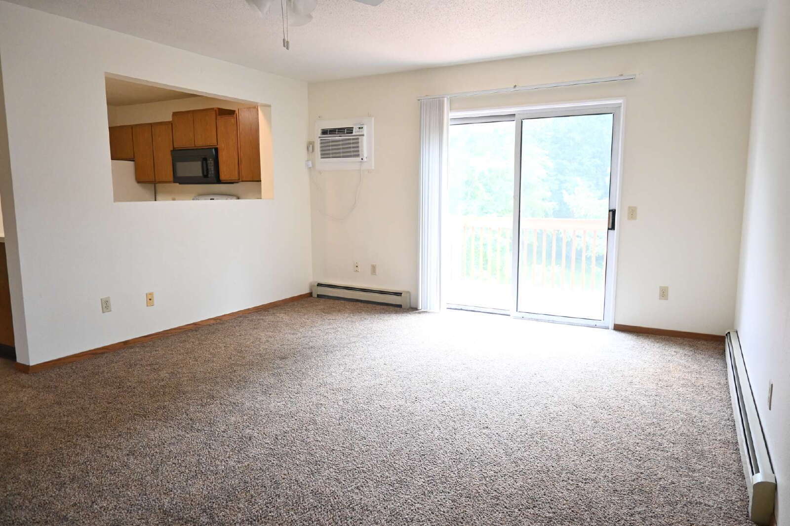 Building Photo - 1409 River View Ave