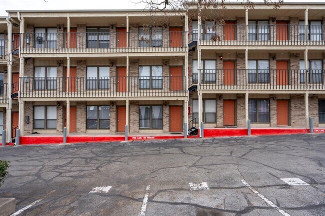 Building Photo - 3000 Guadalupe St