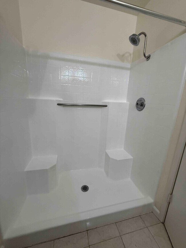 Building Photo - Great Natomas 3 Bedroom on Large Court