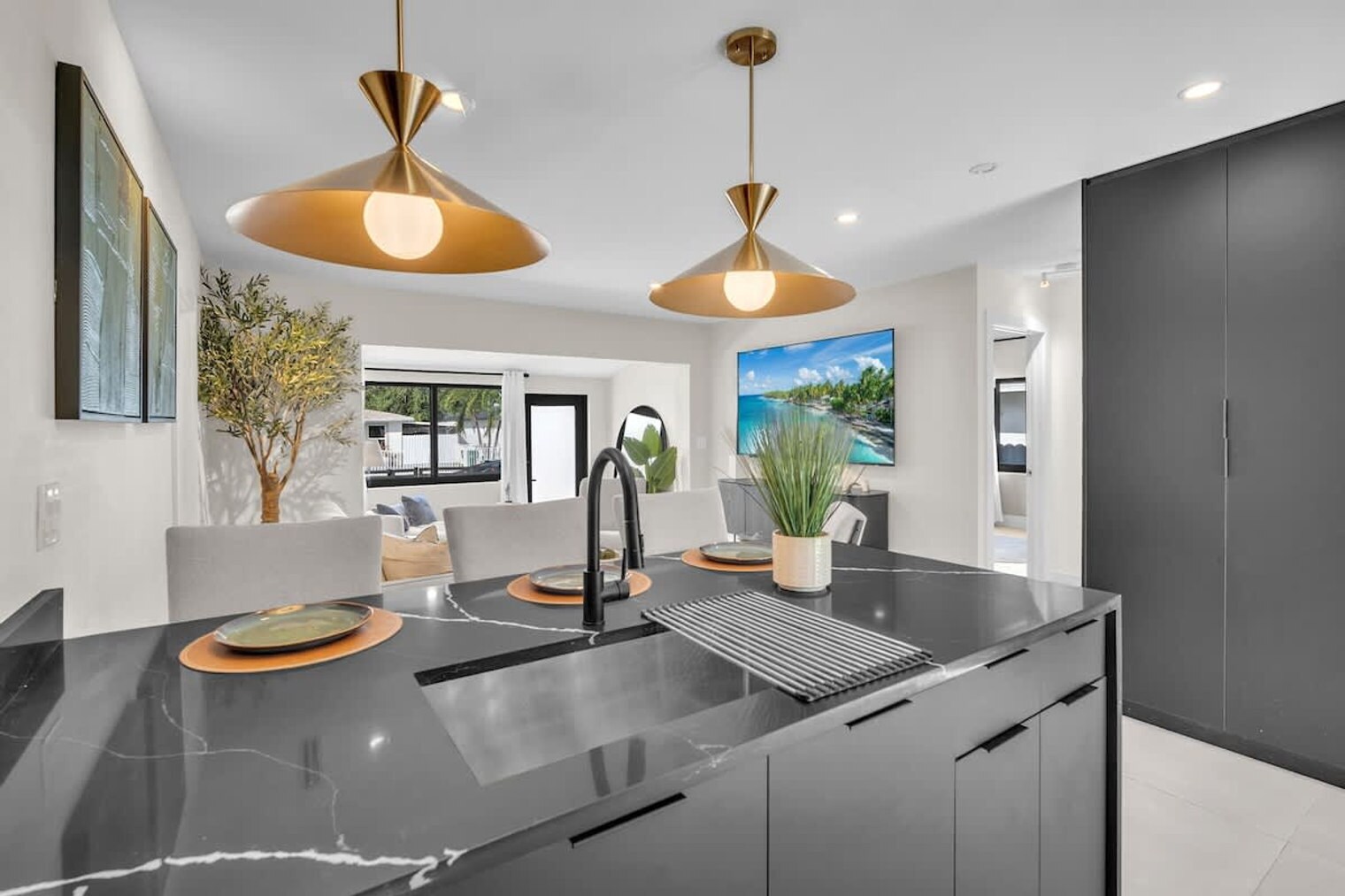 Building Photo - 400 NW 45th St