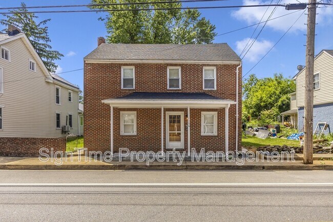 Primary Photo - 106 Potomac St