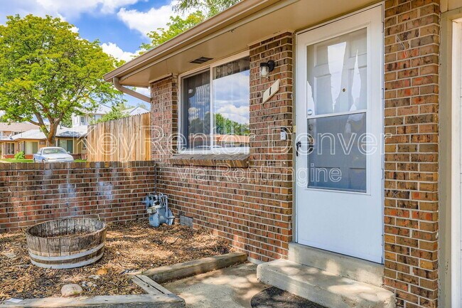 Building Photo - 1350 Zephyr St