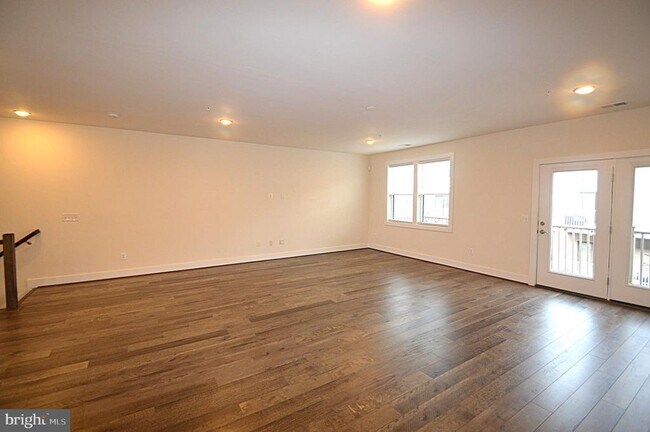 Building Photo - 44878 Tiverton Sq
