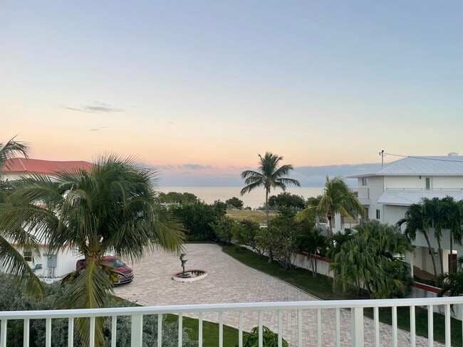 Building Photo - 196 Lorelane Pl