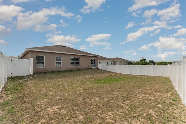 Building Photo - 128 Tanager St