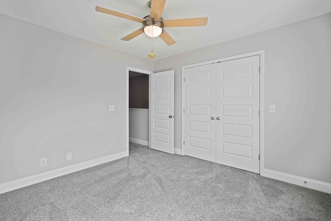 Building Photo - 15 Highland Blf Wy
