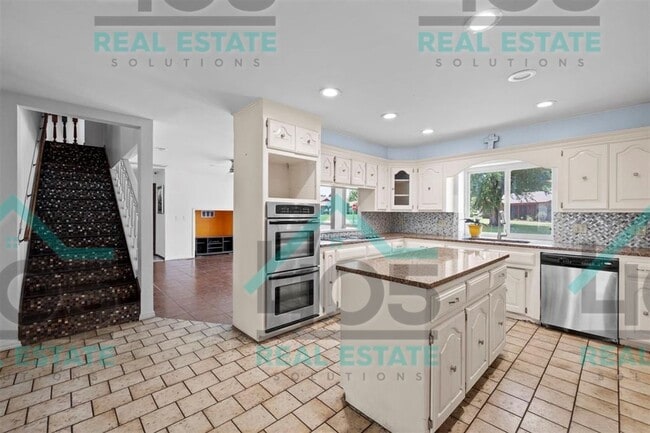 Building Photo - AMAZING FIND IN MWC