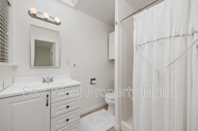 Building Photo - 754 Del Riego Ave