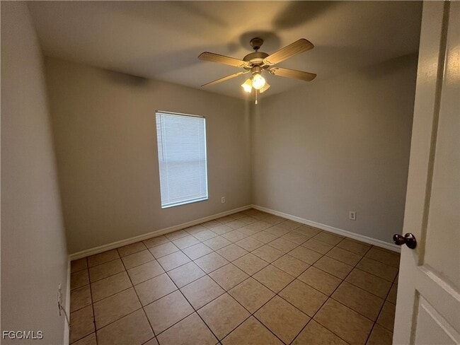 Building Photo - 313 NE 30th St