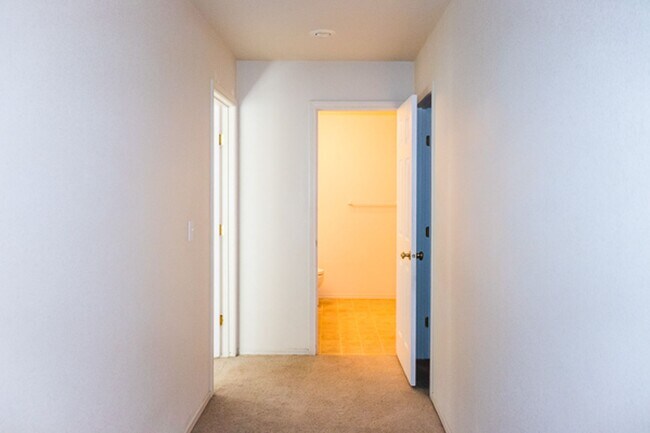 Building Photo - Garfield Duplex 5