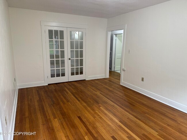 Building Photo - 436 Main St