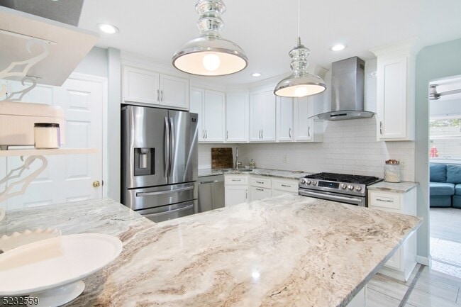 Building Photo - 237 Perry St