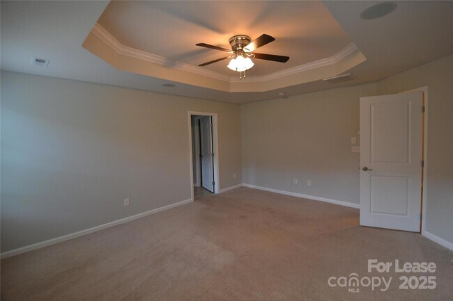 Building Photo - 1606 Fleetwood Dr