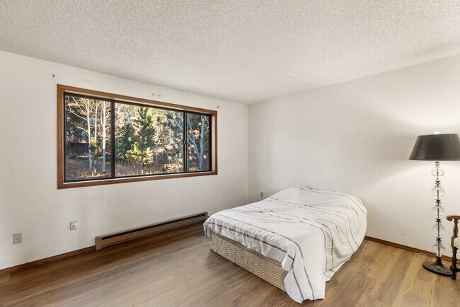Building Photo - Beautiful Unit on Greenway for rent!