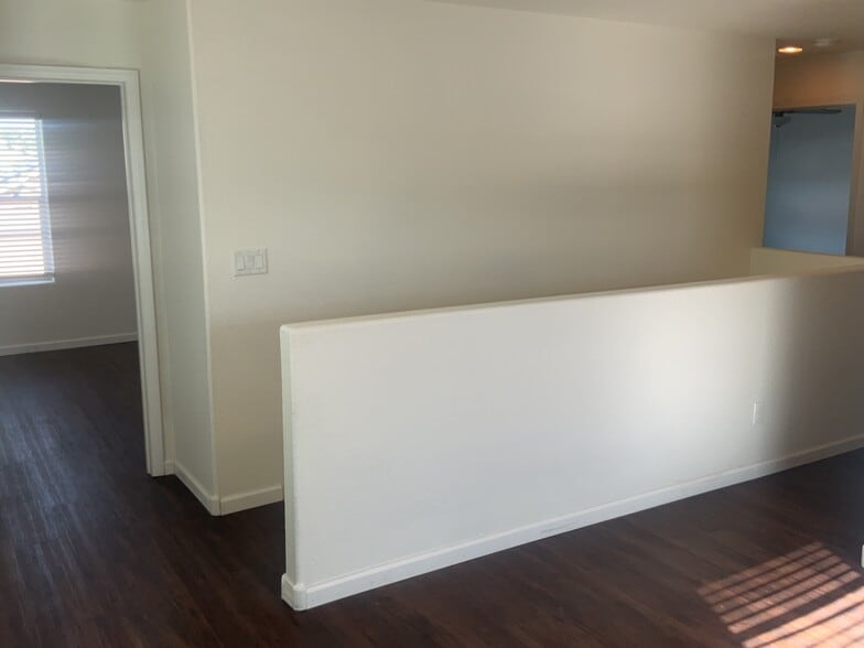 Building Photo - 1734 Lark Dr NE