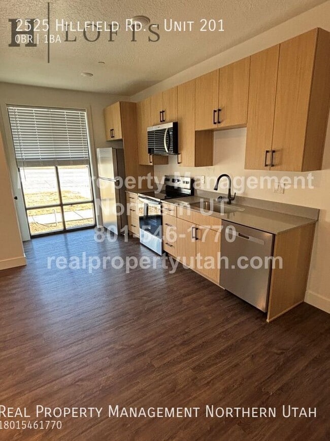 Building Photo - 2525 Hillfield Rd.-Unit 201