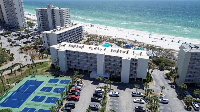 Building Photo - 7205 Thomas Dr