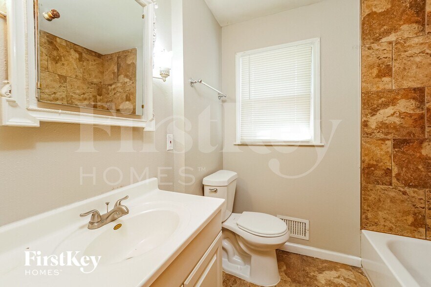 Building Photo - 8305 E 85th Terrace