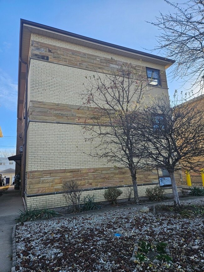 Building Photo - 1633 S Harlem Ave