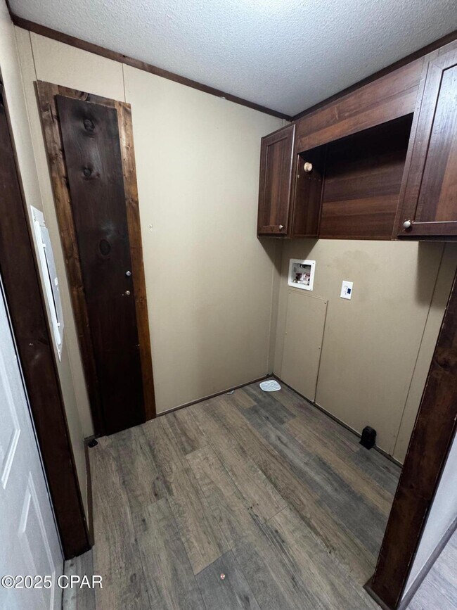 Building Photo - 4216 Barber St