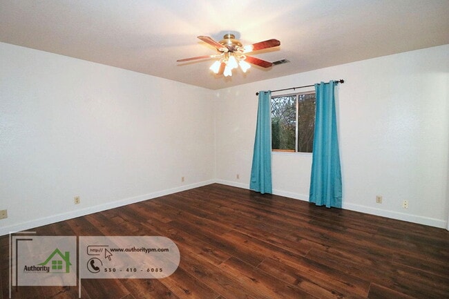 Building Photo - 2272 Wilson Ave