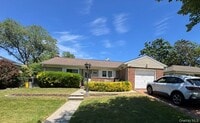 Building Photo - 1498 Kew Ave