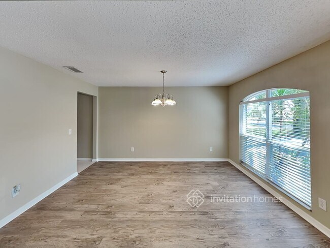 Building Photo - 5425 Windbrush Dr