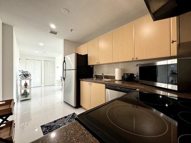 Building Photo - 2280 SW 32nd Ave