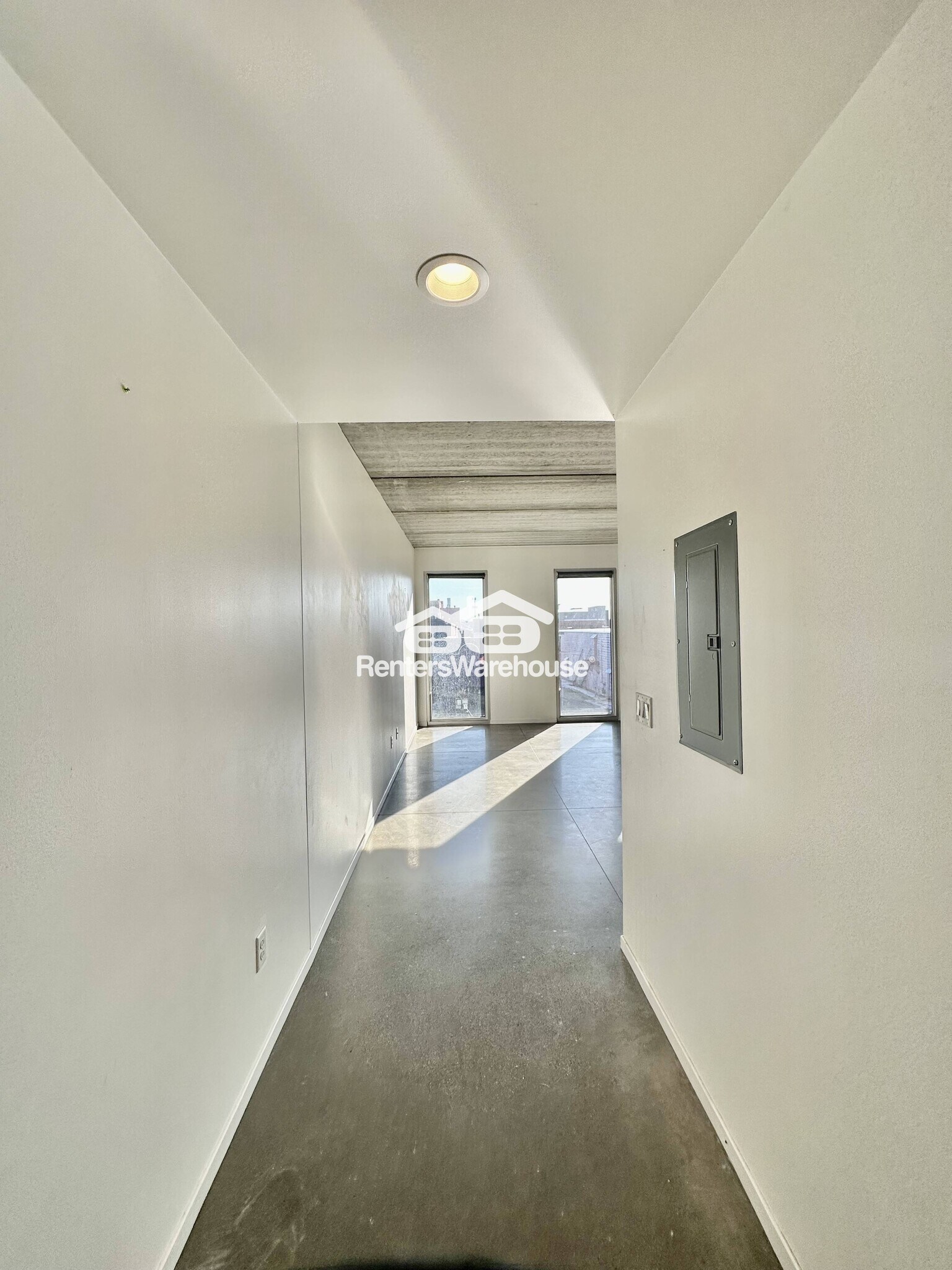 Building Photo - 350 E Locust St