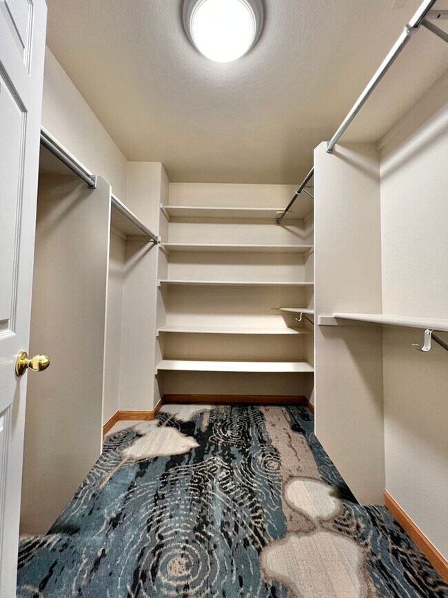 Building Photo - Charming 3-Bedroom Windsor Home: Comfort, Style, and Convenience Await!