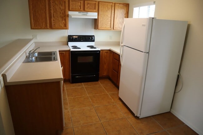 Building Photo - Cool Price, Hot Item!