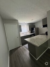 Building Photo - 927 Applewood Ln
