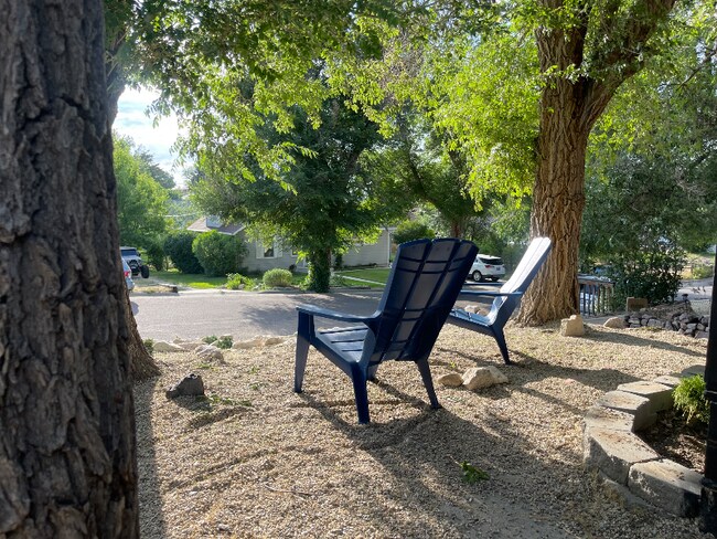 Building Photo - 627 S Melrose St