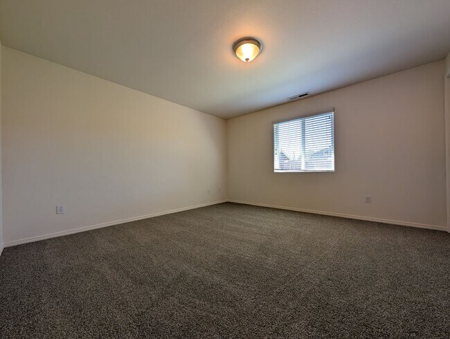 Building Photo - Nice 3-Bedroom, 2-Bath Home In The Thurston Area Of Springfield!