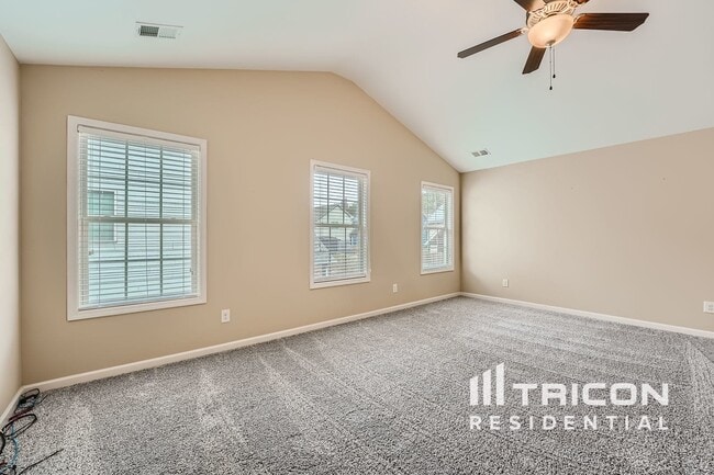 Building Photo - 328 Cliffhaven Cir