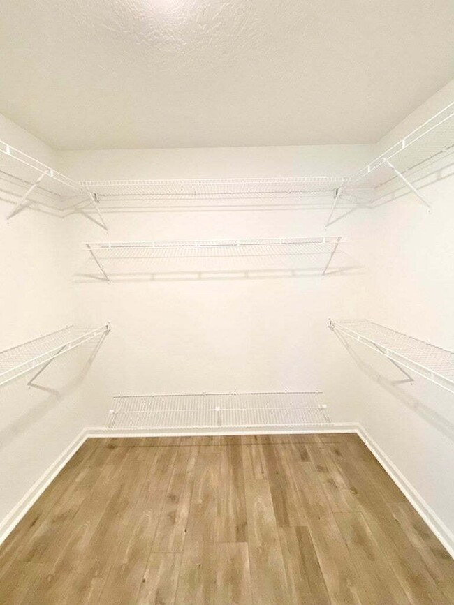 Building Photo - Summerton Village Rental!