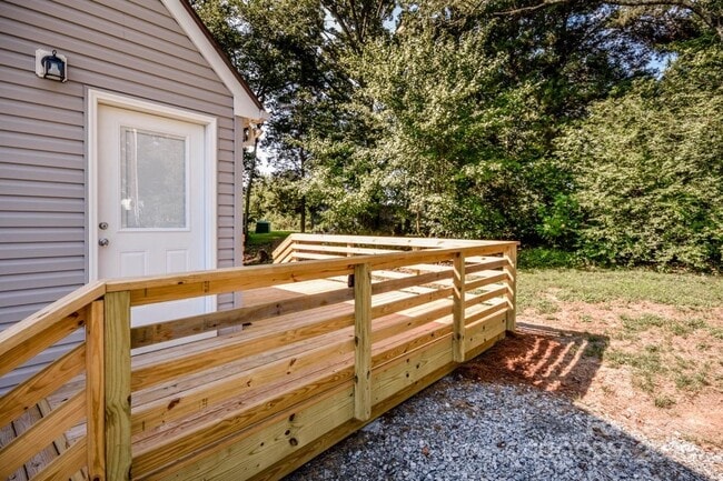 Building Photo - 4792 NC-73