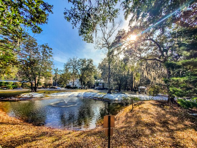 Building Photo - 403 Arbor Oaks Dr