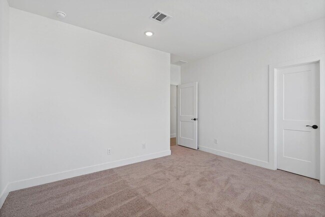 Building Photo - 1310 Shaded Rock Dr