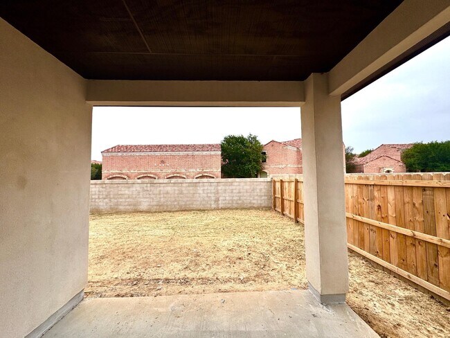 Building Photo - 1007 amezquita